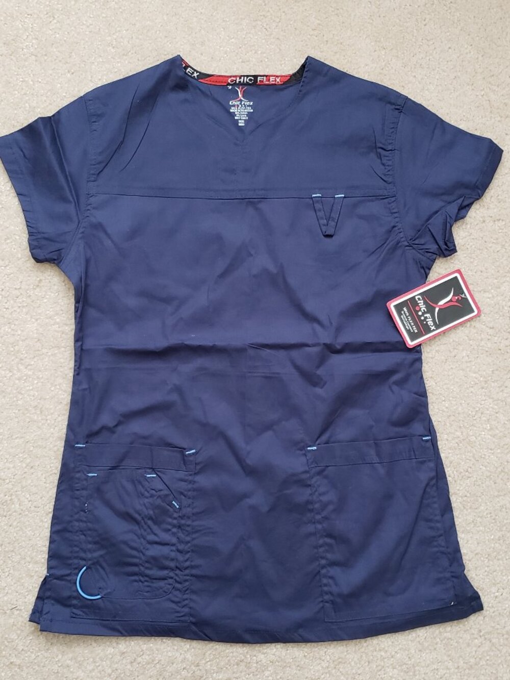 NWT Chic Flex size Medium navy blue scrub top w/ pockets stretch quick dry